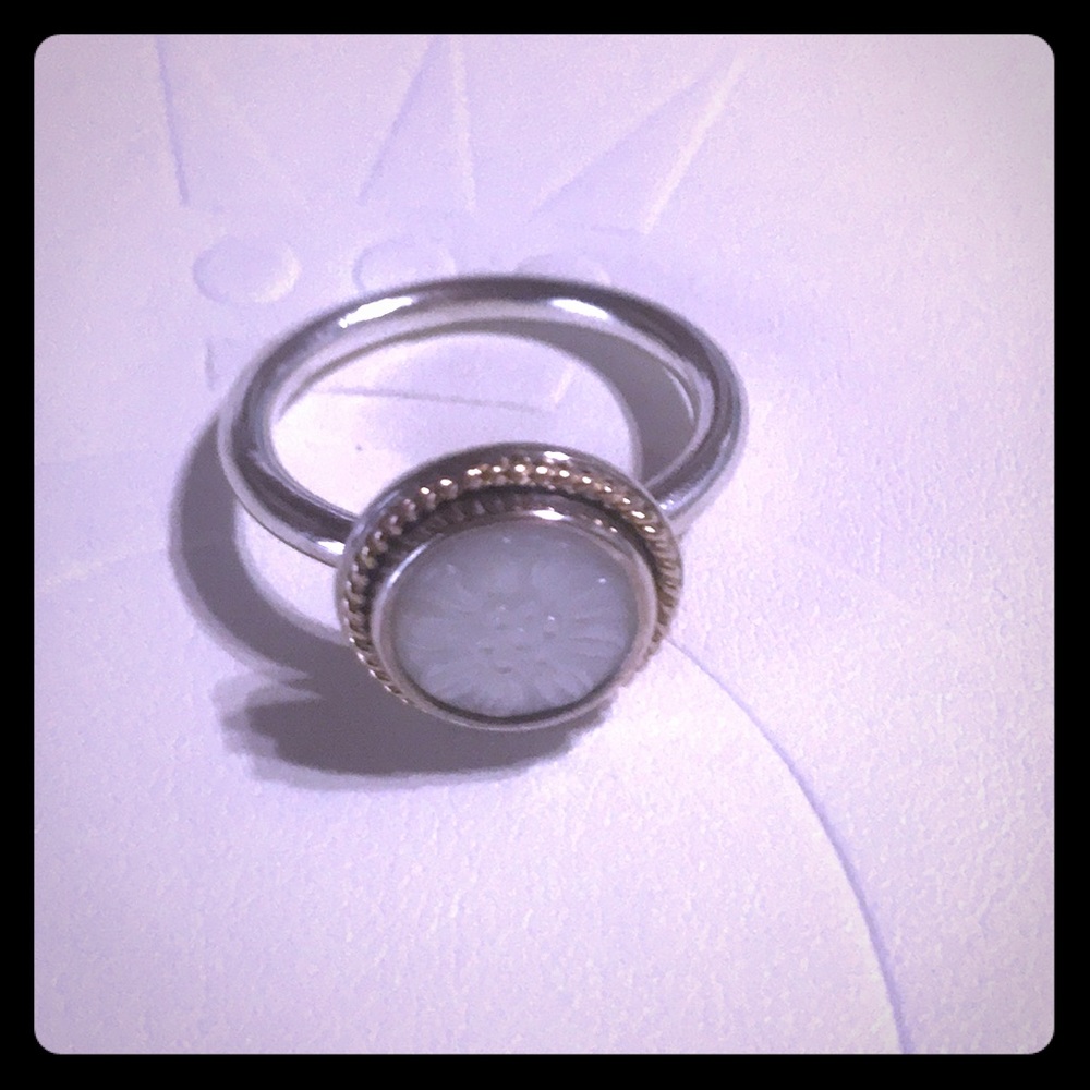 🌼Pandora🌼 Daisy Signat two-tone mother of pearl
